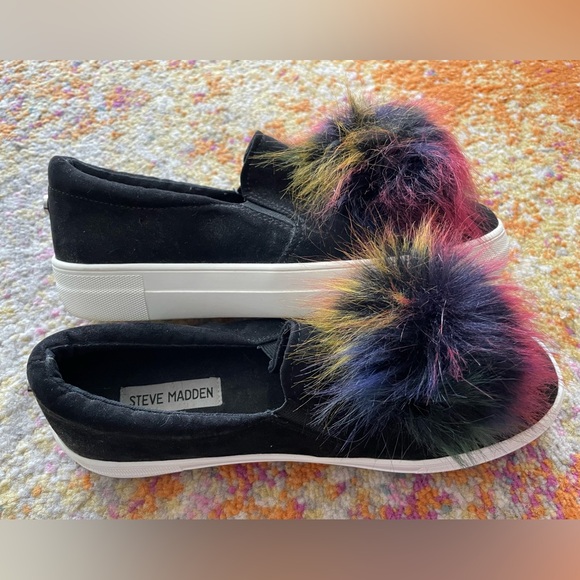 Steve Madden Faux Fur multicolored Pom Pom Slip on Sneakers - women’s size 9 - Picture 7 of 7